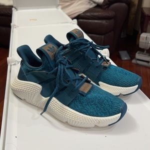 Teal Womens Adidas running shoes, sz 6 womens